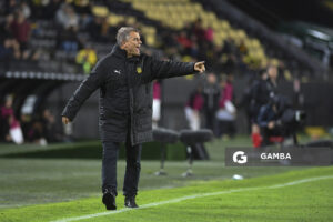 Diego Aguirre, director técnico de Peñarol, Torneo Clausura. Estadio Campeón del Siglo.