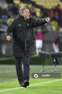Diego Aguirre, director técnico de Peñarol, Torneo Clausura. Estadio Campeón del Siglo.