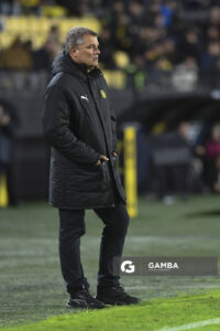 Diego Aguirre, director técnico de Peñarol, Torneo Clausura. Estadio Campeón del Siglo.