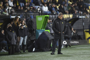 Diego Aguirre, director técnico de Peñarol, Torneo Clausura. Estadio Campeón del Siglo.