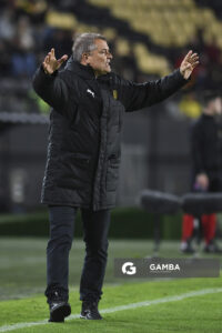 Diego Aguirre, director técnico de Peñarol, Torneo Clausura. Estadio Campeón del Siglo.