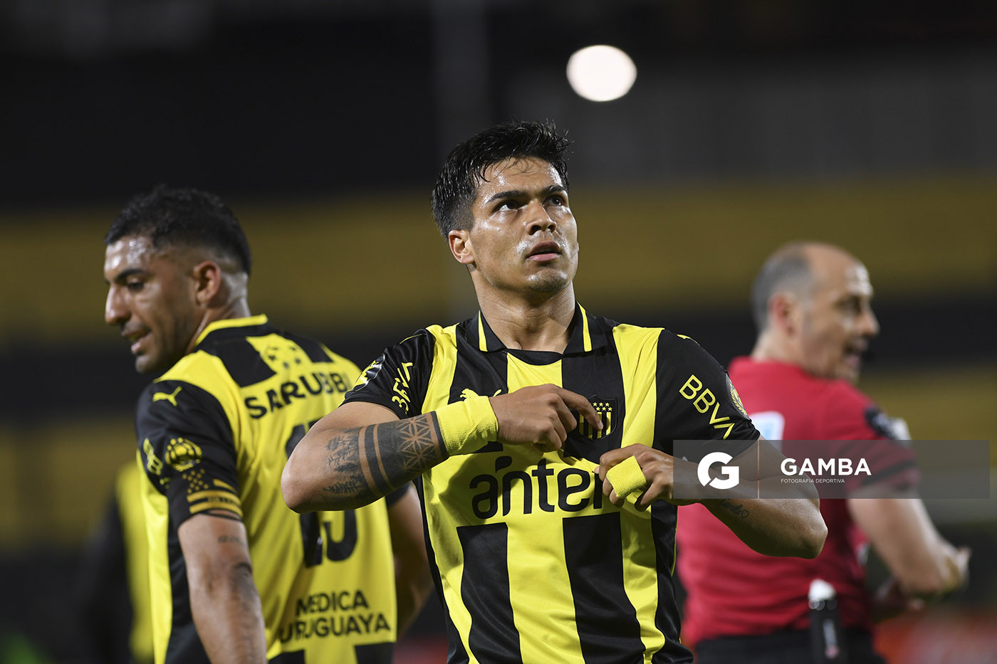 Matías Arezo, de Peñarol, Torneo Clausura. Estadio Campeón del Siglo.