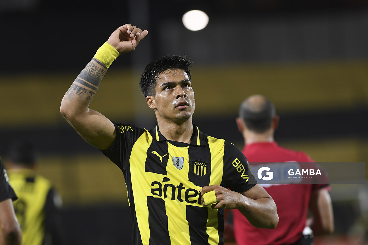 Matías Arezo, de Peñarol, Torneo Clausura. Estadio Campeón del Siglo.