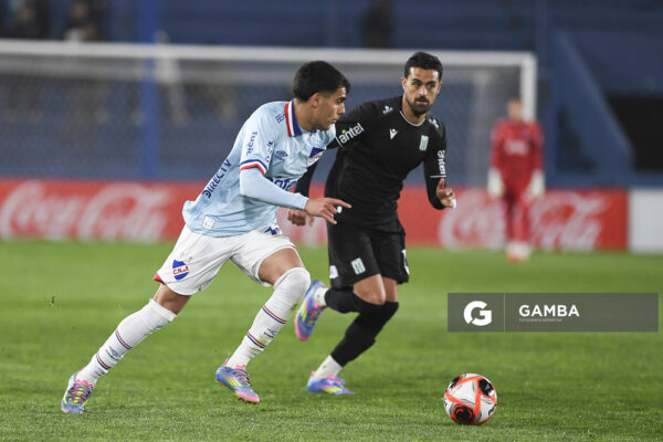 Lucas Villalba, de Nacional, Torneo Clausura. Estadio Gran Parque Central.