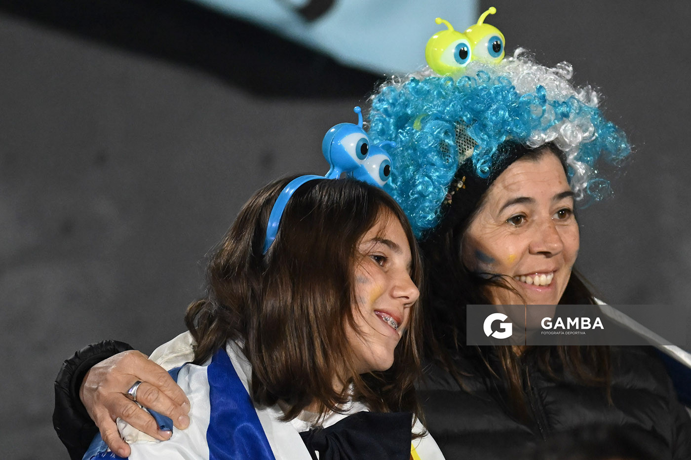 Hinchas de Uruguay. Eliminatorias sudamericanas. Estadio Centenario.