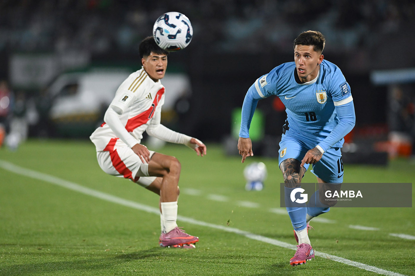 Brian Rodríguez, de Uruguay, Eliminatorias sudamericanas. Estadio Centenario.
