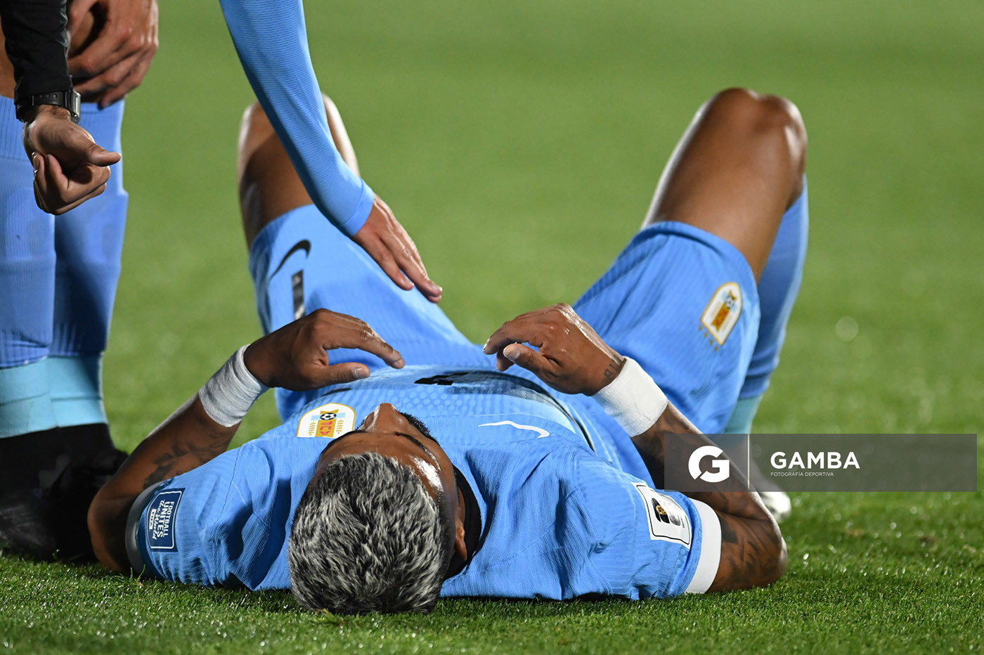 Rodrigo Aguirre, de Uruguay, Eliminatorias sudamericanas. Estadio Centenario.