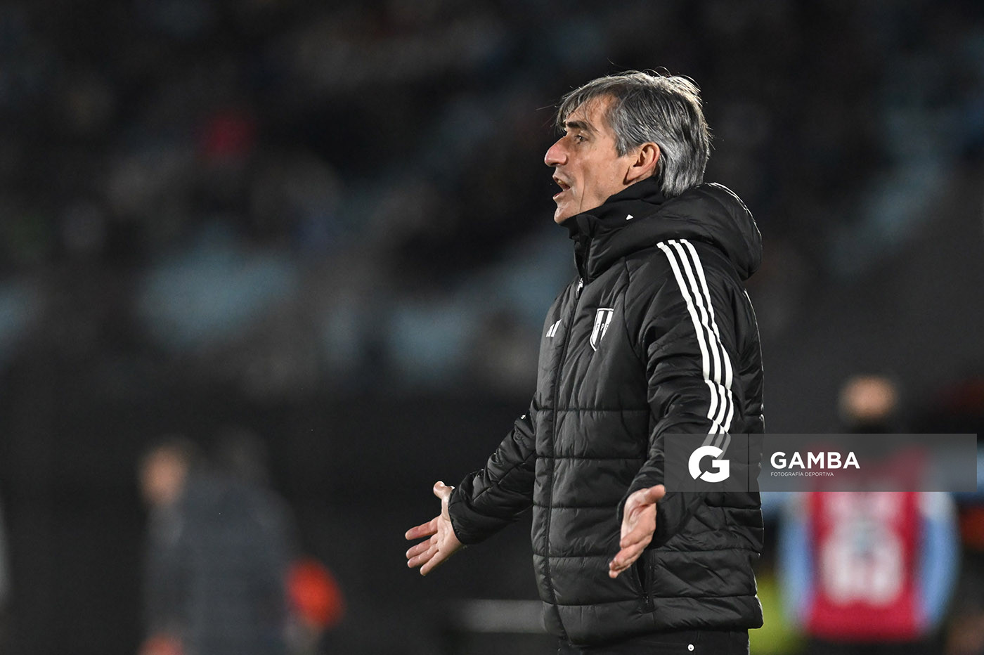 Óscar Ibáñez, director técnico de Perú, Eliminatorias sudamericanas. Estadio Centenario.
