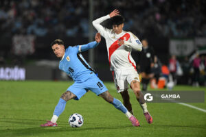 Brian Rodríguez, de Uruguay, Eliminatorias sudamericanas. Estadio Centenario.