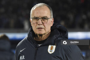 Marcelo Bielsa, director técnico de Uruguay, Eliminatorias sudamericanas. Estadio Centenario.