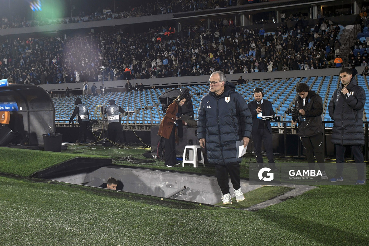 Marcelo Bielsa, director técnico de Uruguay, Eliminatorias sudamericanas. Estadio Centenario.