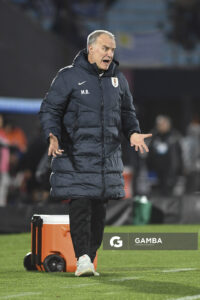 Marcelo Bielsa, director técnico de Uruguay, Eliminatorias sudamericanas. Estadio Centenario.