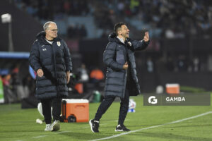 Diego Reyes, auxiliar técnico de Uruguay, Eliminatorias sudamericanas. Estadio Centenario.