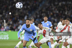 Rodrigo Bentancur, de Uruguay, Eliminatorias sudamericanas. Estadio Centenario.