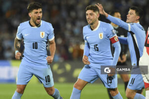 Giorgian de Arrascaeta, de Uruguay, Eliminatorias sudamericanas. Estadio Centenario.