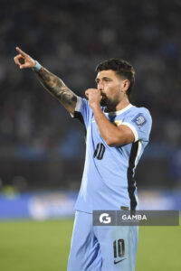Giorgian de Arrascaeta, de Uruguay, Eliminatorias sudamericanas. Estadio Centenario.