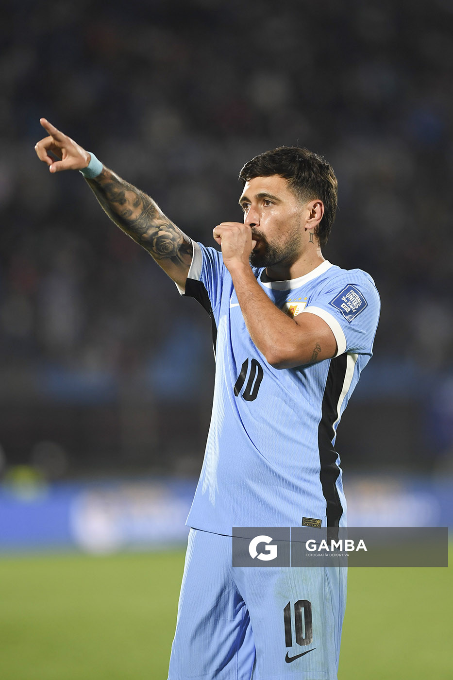 Giorgian de Arrascaeta, de Uruguay, Eliminatorias sudamericanas. Estadio Centenario.