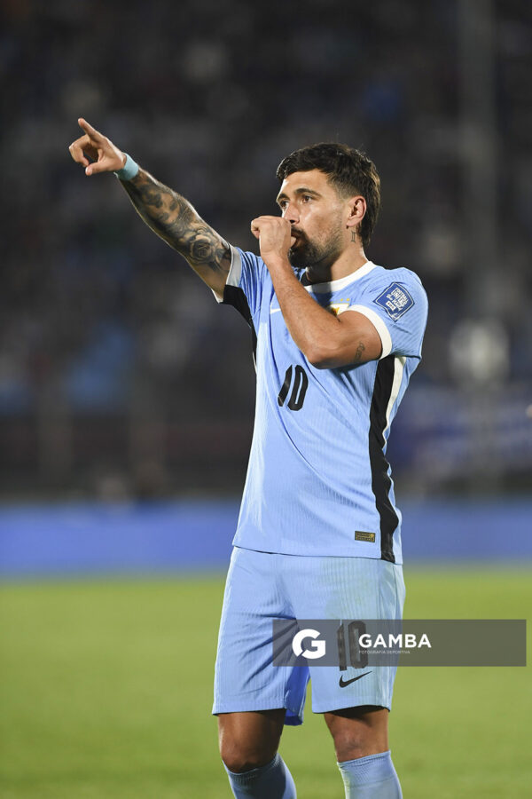 Giorgian de Arrascaeta, de Uruguay, Eliminatorias sudamericanas. Estadio Centenario.