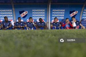 Banco de suplentes de Nacional. Torneo Clausura. Estadio Gran Parque Central.