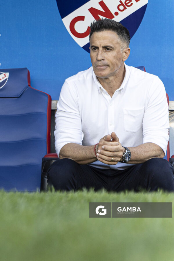Pablo Peirano, director técnico de Nacional, Torneo Clausura. Estadio Gran Parque Central.