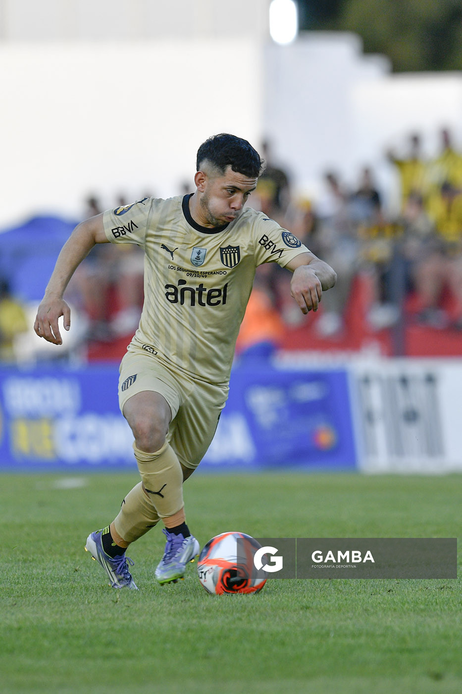 Leonardo Fernández, de Peñarol, Torneo Clausura. Estadio Silvestre Octavio Landoni.