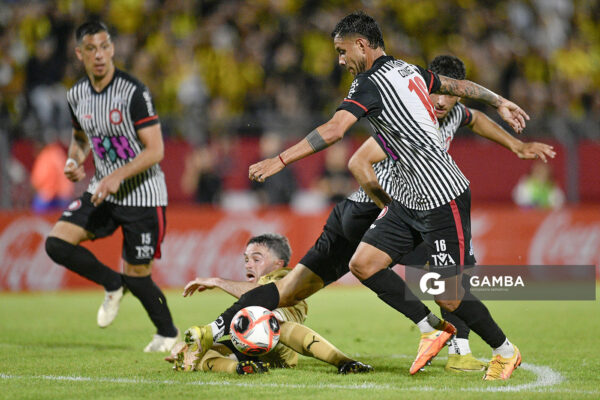Mauricio Gómez, de Miramar Misiones, Torneo Clausura. Estadio Silvestre Octavio Landoni.
