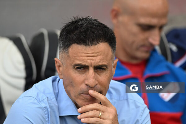 Pablo Peirano, director técnico de Nacional, Torneo Clausura. Estadio María Mincheff de Lazaroff.