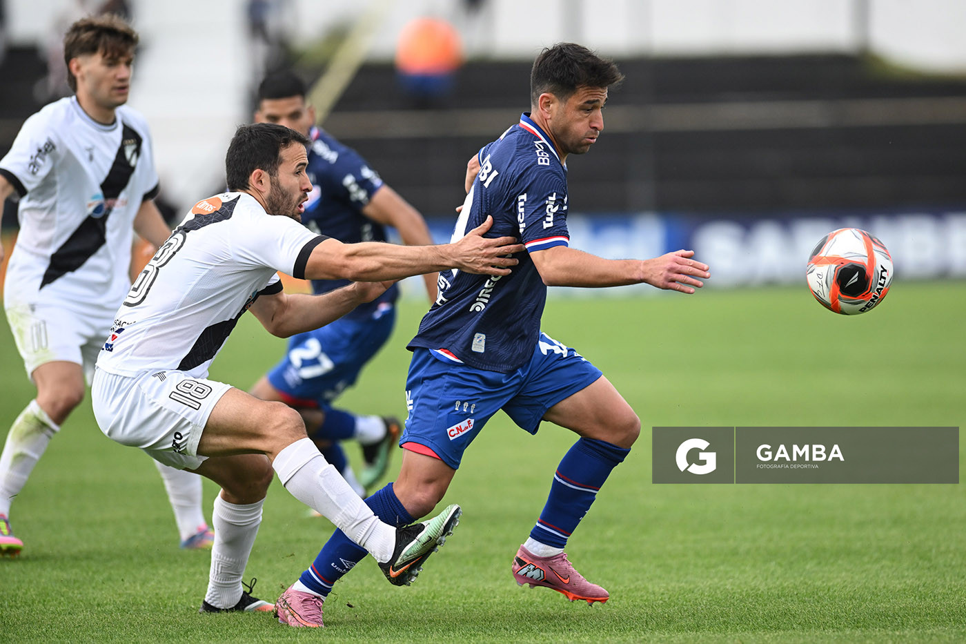 Nicolás Lodeiro, de Nacional, Torneo Clausura. Estadio María Mincheff de Lazaroff.
