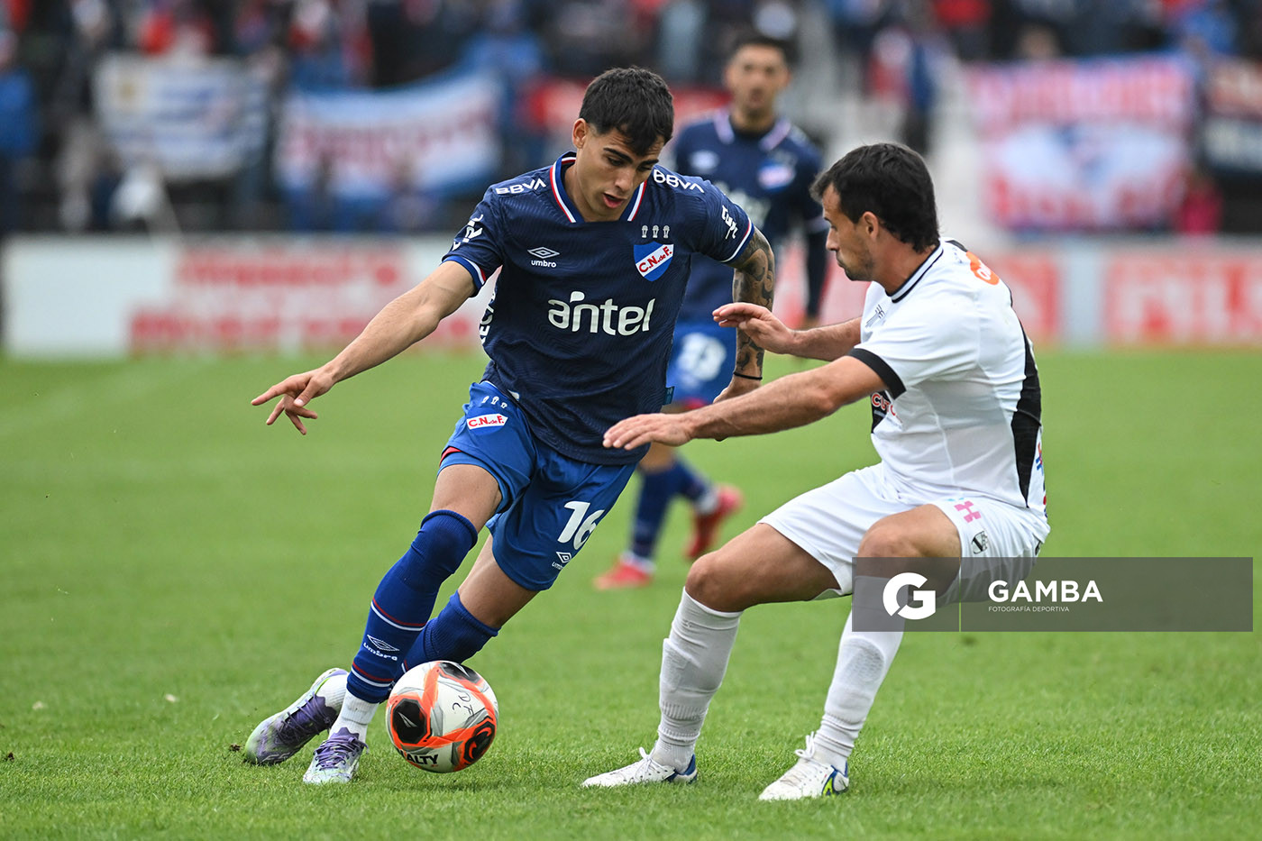 Lucas Villalba, de Nacional, Torneo Clausura. Estadio María Mincheff de Lazaroff.
