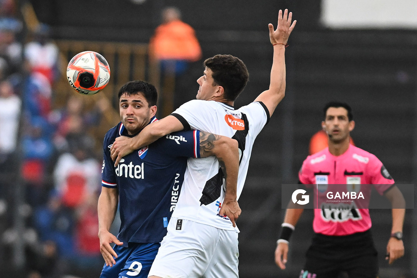 Maximiliano Gómez, de Nacional, Torneo Clausura. Estadio María Mincheff de Lazaroff.