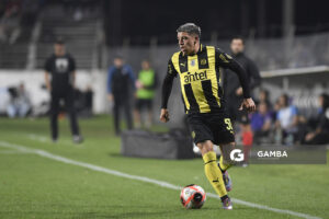 Diego García, de Peñarol, Copa AUF Uruguay. Estadio Parque Alfredo V. Viera.
