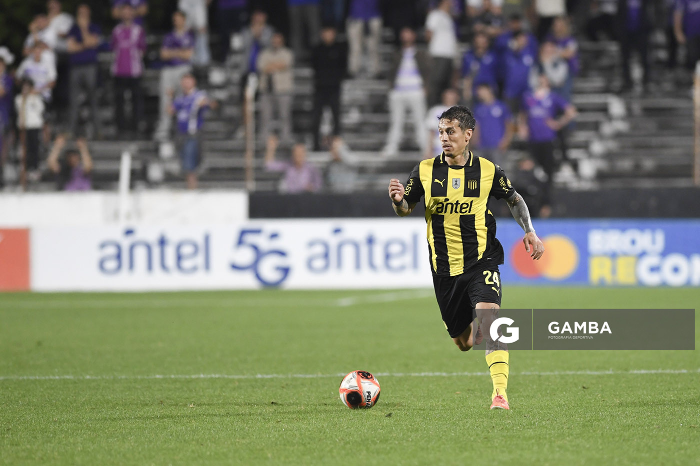 Jesús Trindade, de Peñarol, Copa AUF Uruguay. Estadio Parque Alfredo V. Viera.