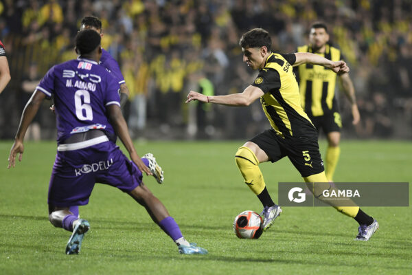 Ignacio Sosa, de Peñarol, Copa AUF Uruguay. Estadio Parque Alfredo V. Viera.