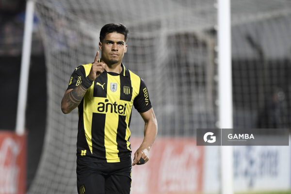 Matías Arezo, de Peñarol, Copa AUF Uruguay. Estadio Parque Alfredo V. Viera.