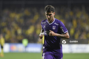 Diego Abreu, de Defensor Sporting, Copa AUF Uruguay. Estadio Parque Alfredo V. Viera.
