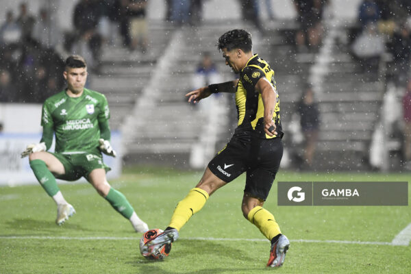 Matías Arezo, de Peñarol, Copa AUF Uruguay. Estadio Parque Alfredo V. Viera.