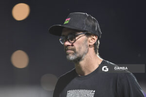 Ignacio Ithurralde, director técnico de Defensor Sporting, Copa AUF Uruguay. Estadio Parque Alfredo V. Viera.