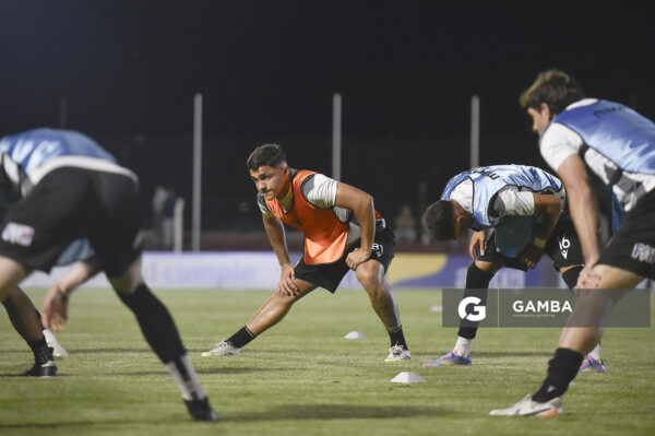 Iván Manzur, de Racing, Copa AUF Uruguay. Estadio Campeones Olímpicos.