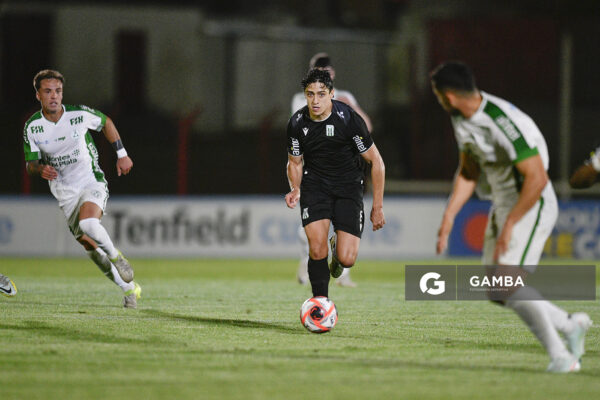 Felipe Cairus, de Racing, Copa AUF Uruguay. Estadio Campeones Olímpicos.