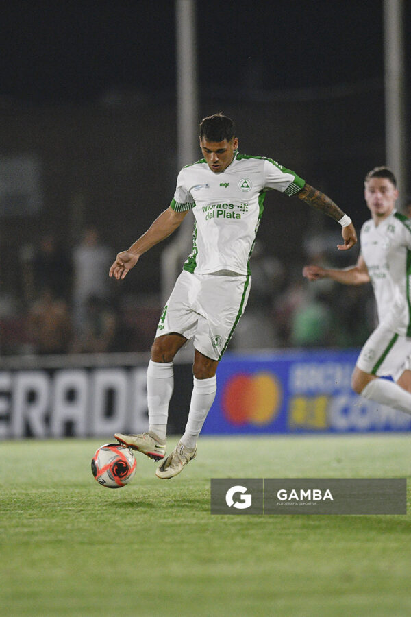 Hebert Vergara, de Plaza Colonia, Copa AUF Uruguay. Estadio Campeones Olímpicos.