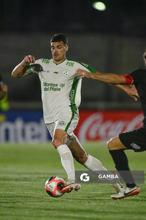 Álvaro López, de Plaza Colonia, Copa AUF Uruguay. Estadio Campeones Olímpicos.