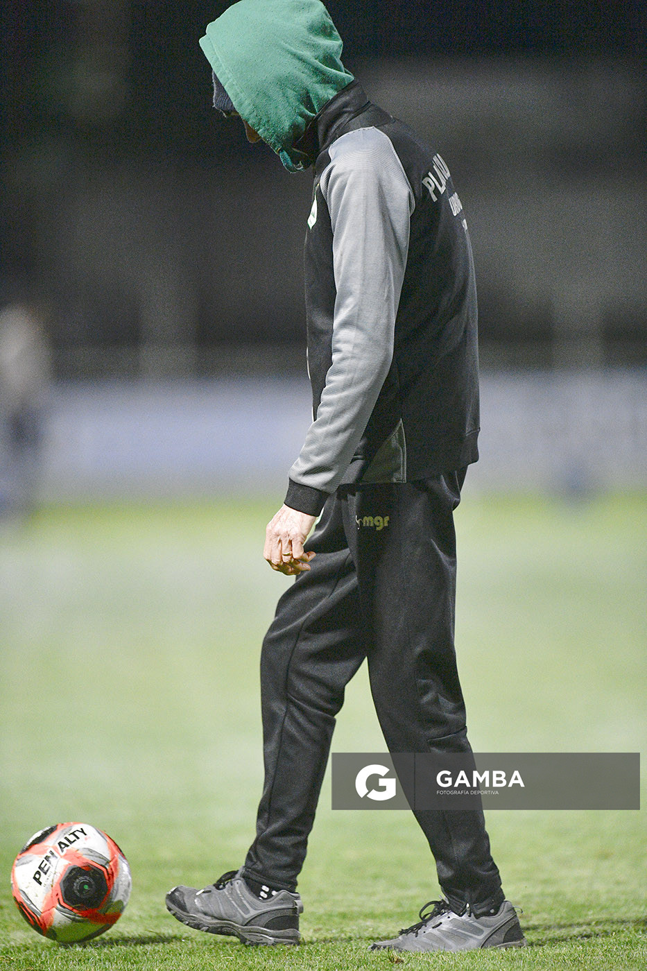 Gregorio “Chochi” Delfino, kinesiólogo de Plaza Colonia. Copa AUF Uruguay. Estadio Campeones Olímpicos.