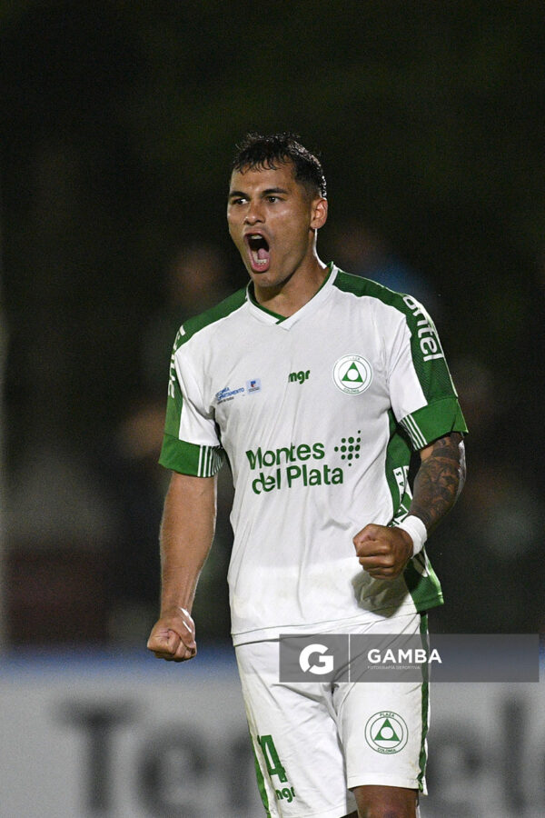 Hebert Vergara, de Plaza Colonia, Copa AUF Uruguay. Estadio Campeones Olímpicos.