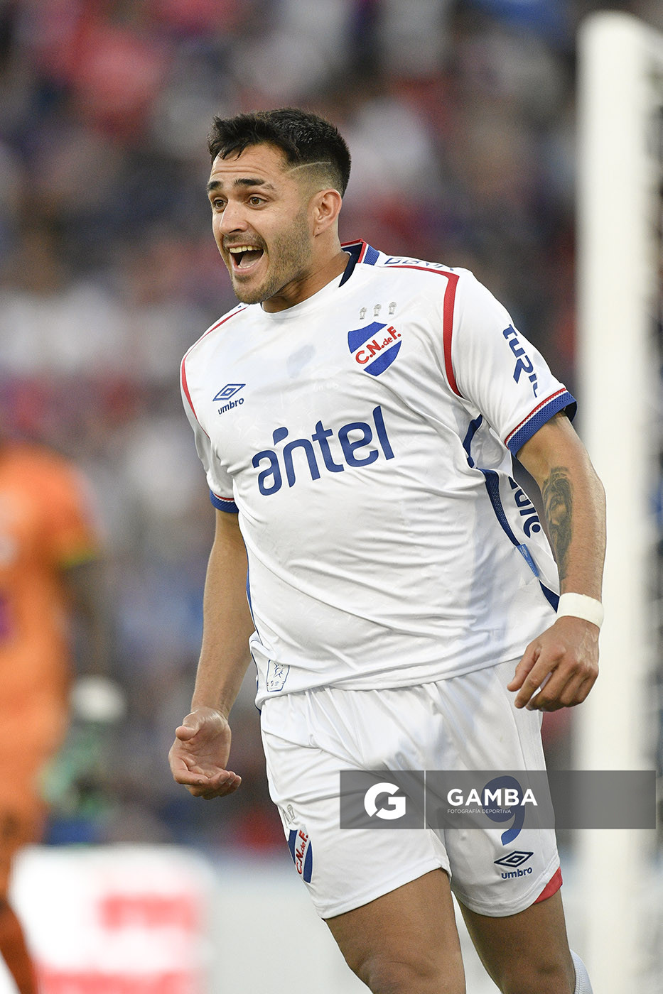 Maximiliano Gómez, de Nacional, Torneo Clausura. Estadio Gran Parque Central.