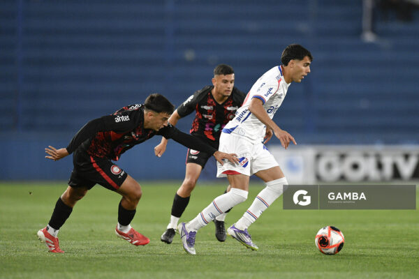 Lucas Villalba, de Nacional, Torneo Clausura. Estadio Gran Parque Central.