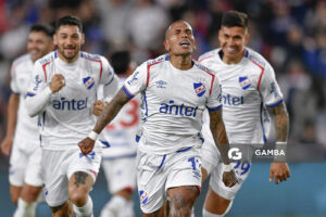 Rómulo Otero, de Nacional, Torneo Clausura. Estadio Gran Parque Central.