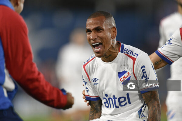 Rómulo Otero, de Nacional, Torneo Clausura. Estadio Gran Parque Central.
