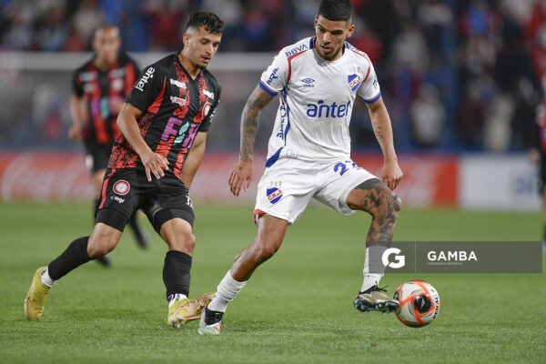 Diego Romero, de Nacional, Torneo Clausura. Estadio Gran Parque Central.