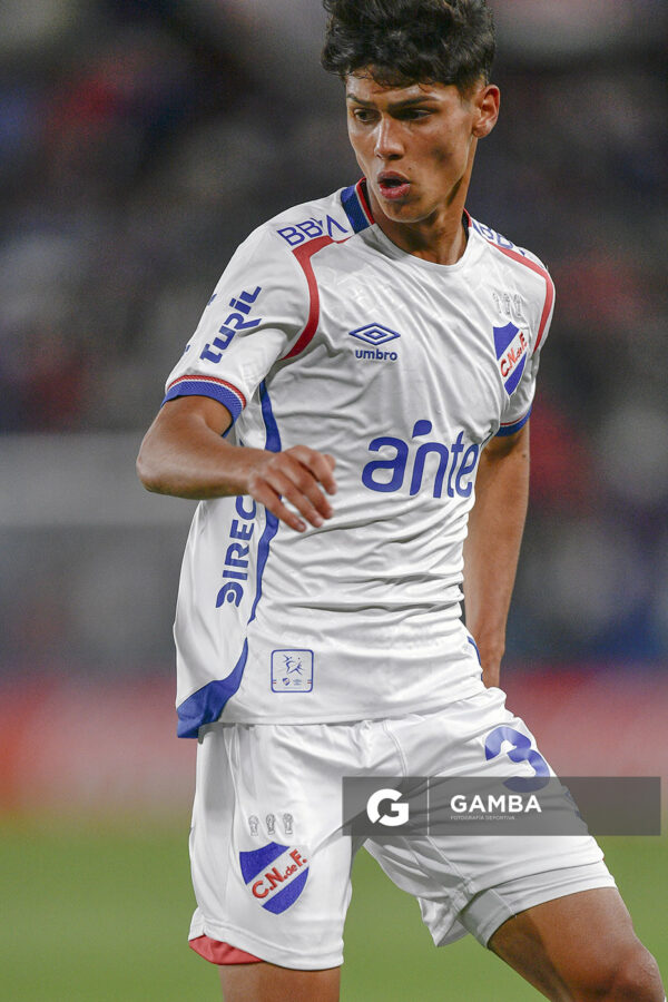 Agustín Dos Santos, de Nacional, Torneo Clausura. Estadio Gran Parque Central.