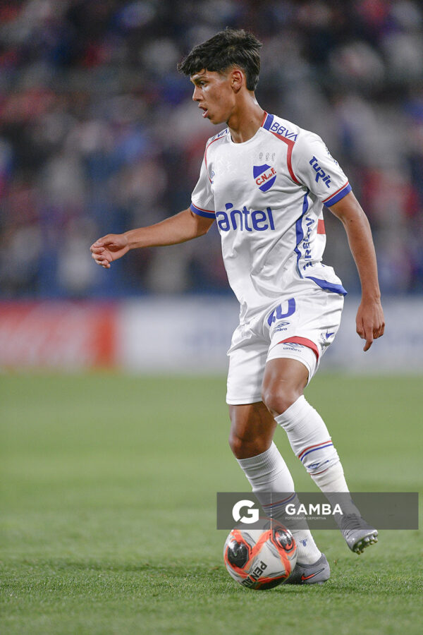 Agustín Dos Santos, de Nacional, Torneo Clausura. Estadio Gran Parque Central.